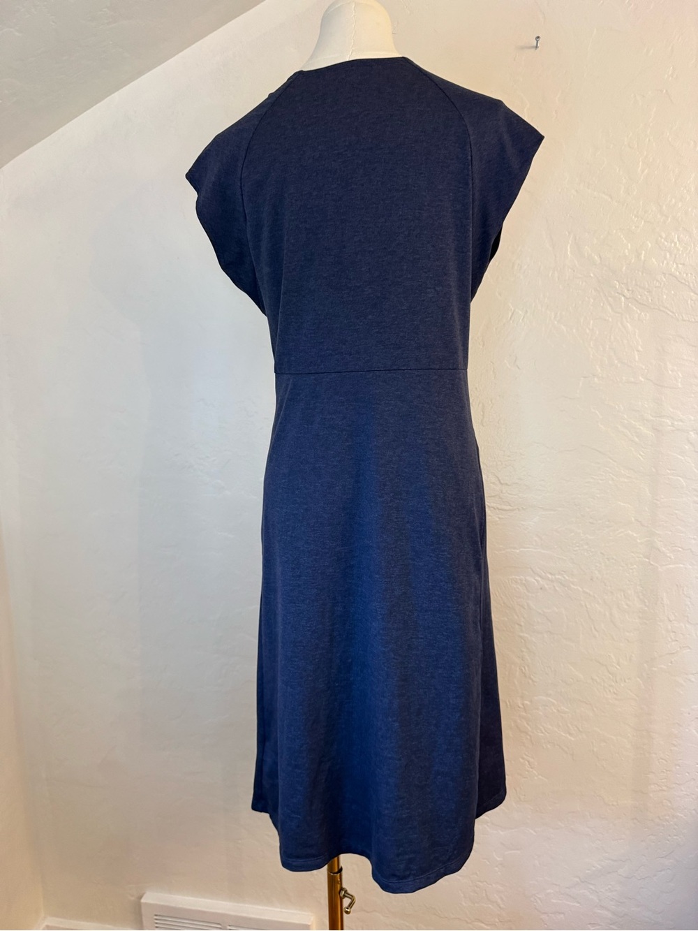 Patagonia Women’s Twist Front Travel Dress Navy Blue Size L - Picture 3 of 10